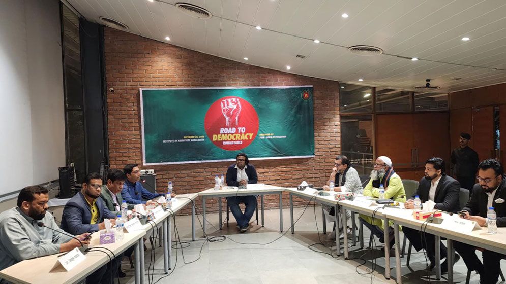 Round-table-676e4958504b2