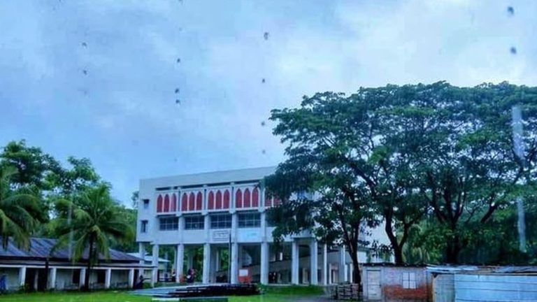 hatia-madrasa-6756f1db27ebc