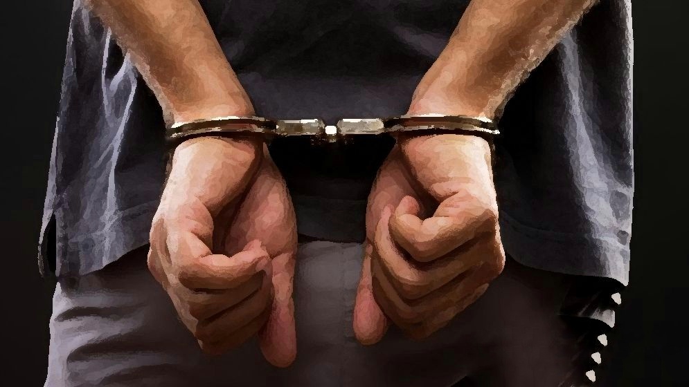 Arrest-672bf68e4f7aa-6804d2029290e
