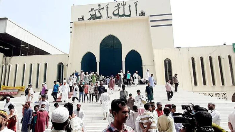 deser-sb-msjide-eki-smye-jumar-namaj-adayer-ahwan-1744544960