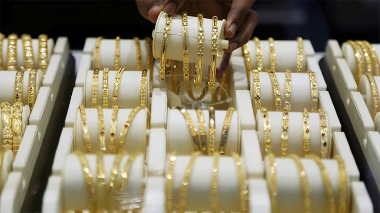 gold-1744779766