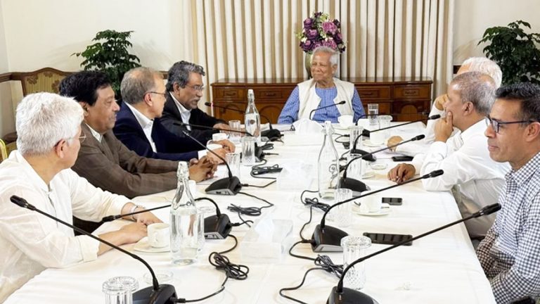 younus-meeting-with-oikkomotto-commission