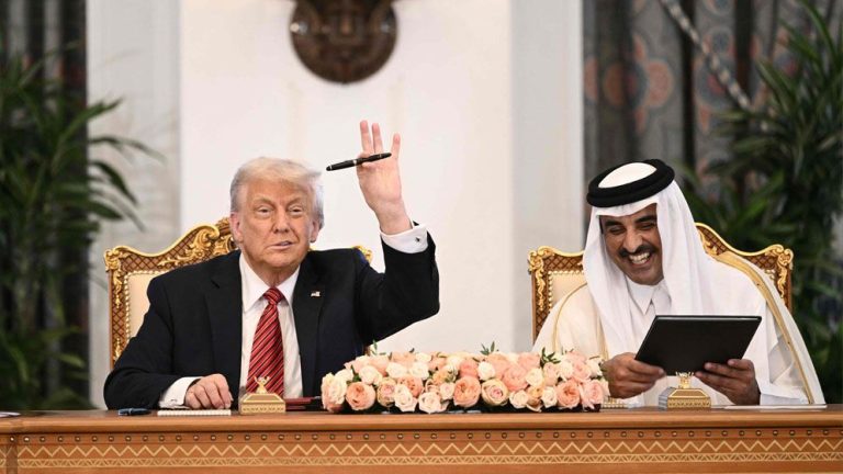 trump-qatar-amir-6824bde4a2298
